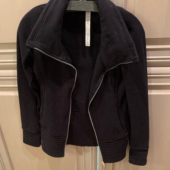 Lululemon Jacket - Picture 3 of 6